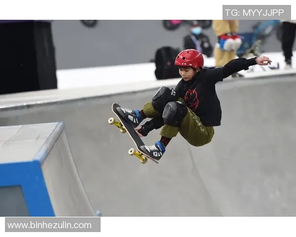 南京滑板队与重庆滑板队赛后复盘分析两队节奏对抗的精彩瞬间与战术布局